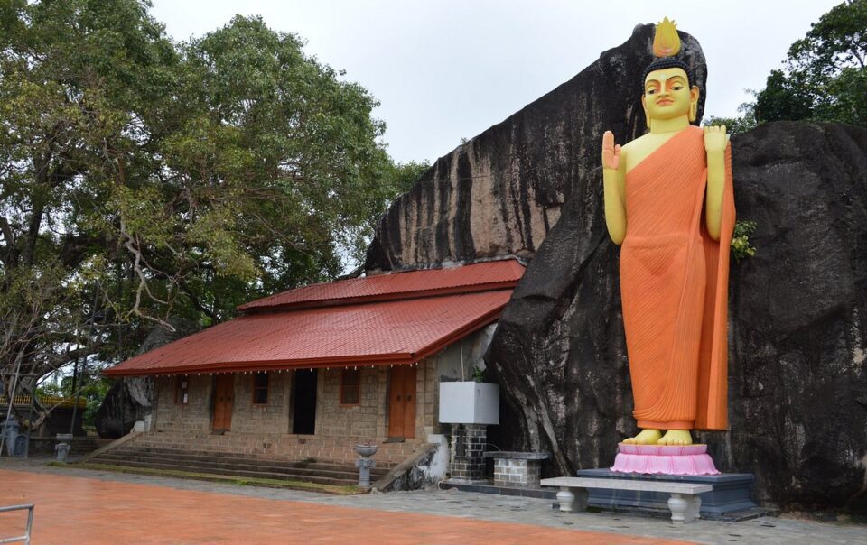 A Tranquil Journey to Yatagala Raja Maha Viharaya: A Guide to Unawatuna's Hidden Gem